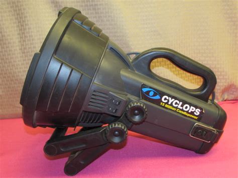 3 results for cyclops 15 million candlepower rechargeable spotlight