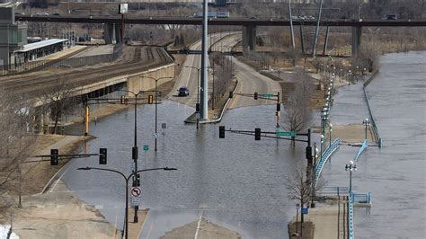 3-mile stretch in downtown St. Paul to close due to expected flooding