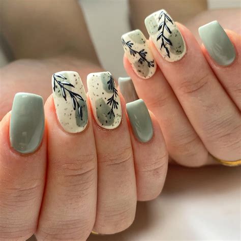 30+ Stunning Ideas For Sage Green Acrylic Nails