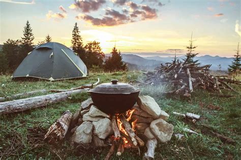 30 Easy Camping Recipes for Your Campfire - 31 Daily