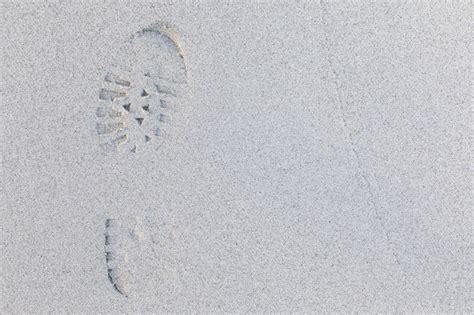 302 Shoe Print Sand Premium High Res Photos - Getty Images