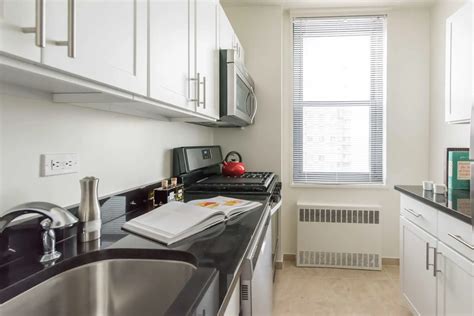 303 e 83rd st. 303 E 83rd St. #21C is a rental unit in Yorkville, Manhattan priced at $4,300. 