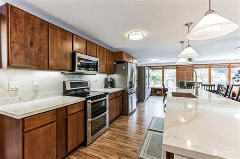 31026 West Whitehorse Drive, Arlington, WA 98223 Compass