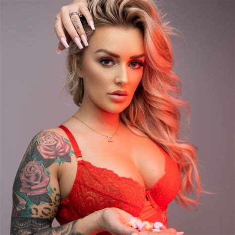 In-Demand Kiara Advani Inspired Bridal Set