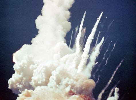 33 Photos Taken As The Space Shuttle Challenger Explosion …