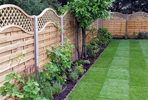 33 Garden Fence Ideas For Simple To Sophisticated Beautiful Wooden Fences - Beautiful Wooden Fences