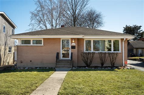 33 rosemont ave roselle il. 124 Rosemont Ave, Roselle, IL 60172 is currently not for sale. The 1,498 Square Feet single family home is a 3 beds, 2 baths property. This home was built in 1956 and last sold on 2018-07-09 for $260,000. 