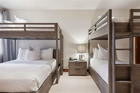 3341 4D: Easy Creamy Roasted Garlic Tomato Soup image 1