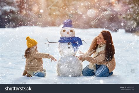 34,084 Snowman Family Images, Stock Photos & Vectors