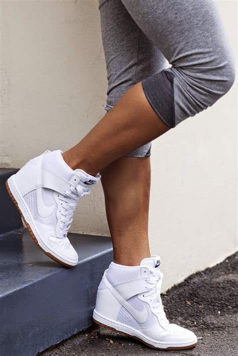 35 Trendy Outfits to Wear Wedge Sneakers in 2024 - Hood MWR