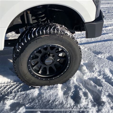 When it comes to will 35 inch tires fit on 20 inch rims, the answer is more complex than a simple yes or no. The compatibility of 35 inch tires with 20 inch rims is limited. The primary concern is the rim diameter, which at 20 inches, is significantly smaller than the ideal size for 35-inch tires.. 
