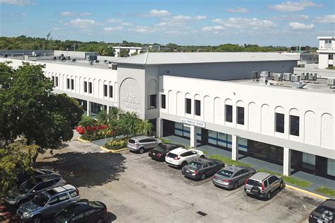 3750 w oakland park blvd. 2759 W Oakland Park Blvd, Fort Lauderdale FL. The Rent Zestimate for this property is $1,774/mo, which has increased by $1,774/mo in the last 30 days. 