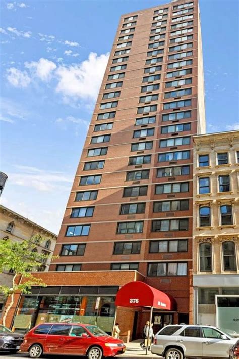 376 broadway. 376 Broadway #19F. $5,200 for rent. NO LONGER AVAILABLE ON STREETEASY ABOUT 1 YEAR AGO. NO FEE. 820 ft². $76 per ft². 4 rooms. 2 beds. 1.5 baths. 