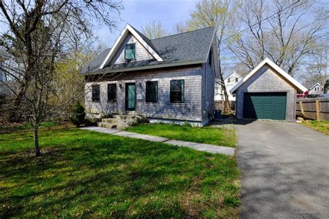 38 Grace St, Rockland, ME 04841 realtor.com®