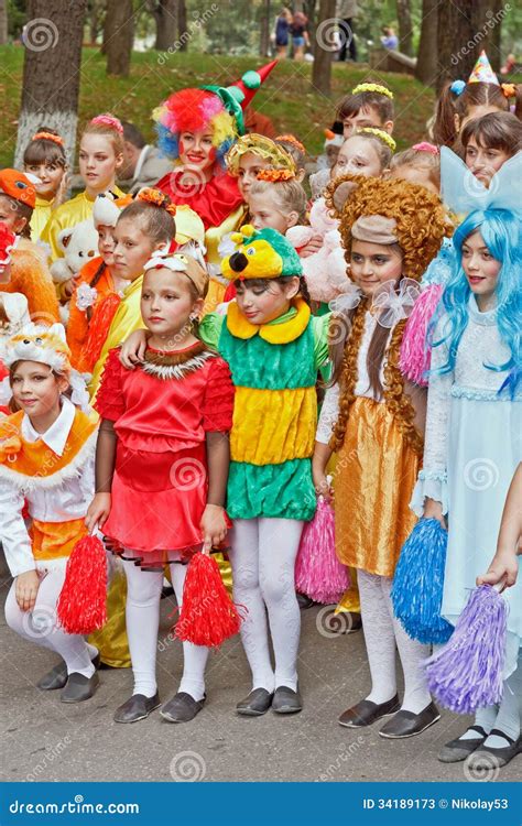 387,776 Kids in costumes Images, Stock Photos & Vectors