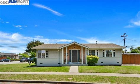 3 beds, 2 baths, 1096 sq. ft. house located at 4547 Mowry Ave, FREMONT