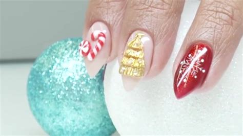 3D holiday designs from NailBox Miami in Little Havana add festive flair to the season