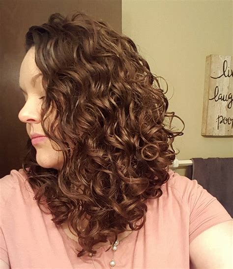 3a curl. 3a hair and 3b hair are curly hair types. Check this post for a more detailed description of each type 3 hair.. Girls with 3a hair have loosely defined spiral curls and great volume. 3a hair strands can be fine to medium texture and is more susceptible to frizz than 2b hair or 2c hair.. If you have type 3b hair, your curls and ringlets are tight, well-defined, and voluminous. 