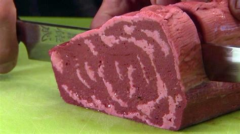 3d meats. Nov 17, 2021 · Redefine Meat, a “meat alternative” startup out of Israel, makes their product using a highly technical process. The mix of soy and pea protein, chickpeas, b... 