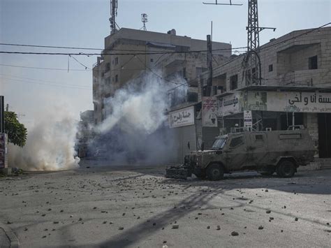 4 Palestinians killed by Israeli fire in fresh West Bank violence. Clashes erupt in flashpoint town