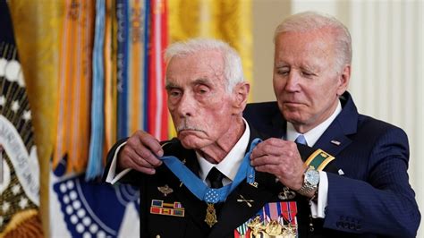 4 Vietnam War veterans awarded Medal of Honor - ABC News