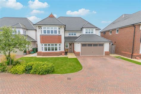 4 bed detached house for sale in Hilton Court, Hilton Road ...