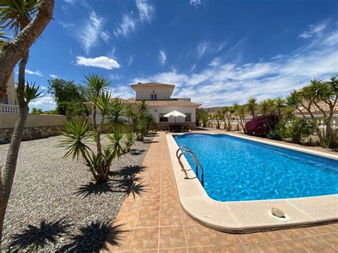 4 bed villa for sale in Arboleas, Almería, 04660 - Zoopla