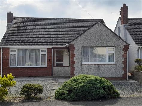 4 bedroom detached bungalow for sale in Penns Close, Haverfordwest…