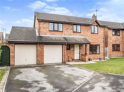 4 bedroom detached house for sale in 7 Fairford Close, DN4