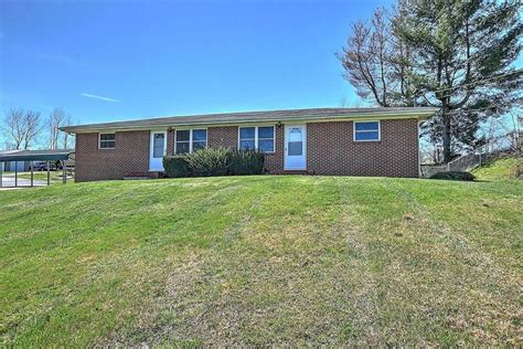 4 bedroom houses for sale in elizabethton tn. View 44 photos for 106 Bud Roberts Loop, Elizabethton, TN 37643, a 2 bed, 1 bath, 1,220 Sq. Ft. single family home built in 1950 that was last sold on 10/14/2022. 