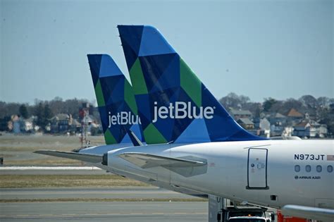 4 flights at Boston Logan International Airport report green laser strikes, FAA investigating