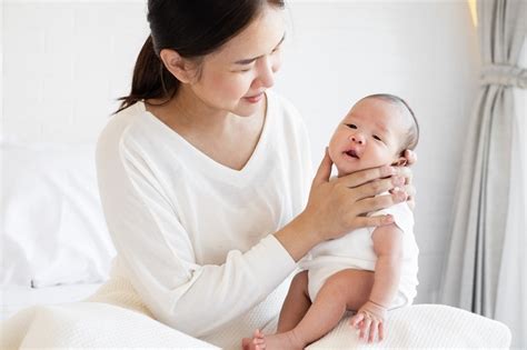 4 Penyebab Cegukan Saat Bayi Tidur Ibudanbalita Cara Mengatasi Bayi Cegukan - Cara Mengatasi Bayi Cegukan