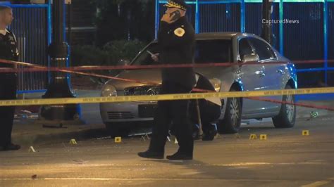 4 shot, 1 critically, on Chicago's North Side