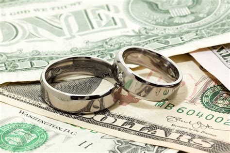 4 ways married couples can use tax breaks to build wealth