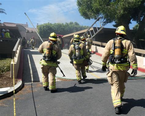 4-alarm fire races through luxury Newport Beach apartment …