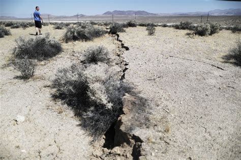4.3-magnitude earthquake rocks Southern California desert 