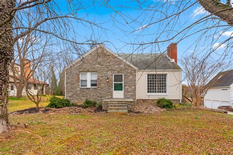 2 baths, 2156 sq. ft. house located at 3615 Sykesville Rd, Westminst