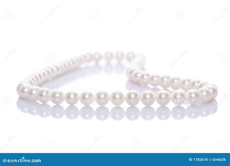 41,849 Pearl Necklace Stock Photos - Dreamstime