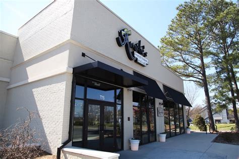 41 Restaurants Near Carmel Commons Shopping Center