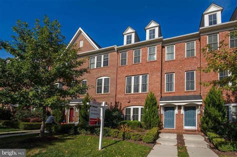 For Sale: 2 beds, 2 baths ∙ 884 sq. ft. ∙ 3751 S Four Mile Run Dr, Arlington, VA 22206 ∙ $625,000 ∙ MLS# VAAR2043068 ∙ OPEN HOUSES: FRIDAY 04/03 FROM 5PM TO 7 PM AND SAT 05/04 FROM 11 AM TO 2 PM. .... 