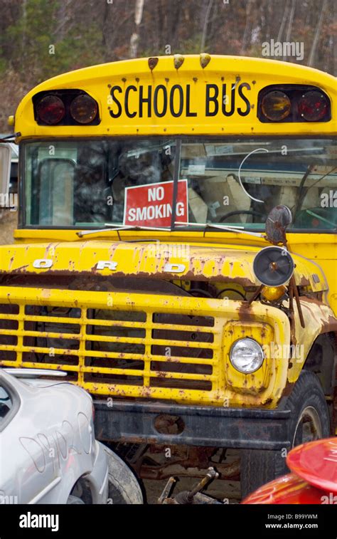 434 Junkyard Bus Stock Photos, Images & Pictures