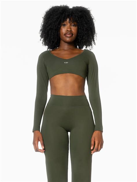 437 activewear. SET Active is an activewear brand promoted by many famous Instagram influencers and YouTubers, but does it live up to the hype? Emma Chamberlain, Sierra Furt... 