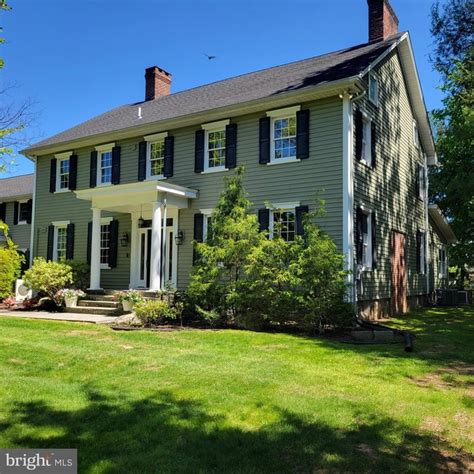 For Sale: Single Family home, $2,499,000, 6 Bd, 6 Ba, 6,203 Sqft, $403/Sqft, at 34 Littlebrook Rd, Princeton, NJ 08540 . 