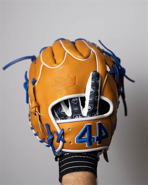 44 pro. If you are looking for some tips on how to design your own custom glove, check out 44 Pro's Glove Tips page. You will find helpful videos, articles, and FAQs on how to choose the right glove size, shape, leather, and style for your position and preference. 44 Pro is a trusted brand that makes high-quality custom gloves for baseball players of all levels. 