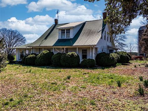 For Sale: 4 beds, 1 baths ∙ 3,573 sq. ft. ∙ 4441 Hunting Creek Church Road, Hamptonville, NC 27020 ∙ Listed for: $99,900 ∙ MLS#: 4004601 ∙ Pictures Coming Soon! Check out this classic farmhouse on such a beautiful piece of property in Yadkin county. This home needs to be restored but has so much to offer and a large parcel of land out in the country but still close to town..... 