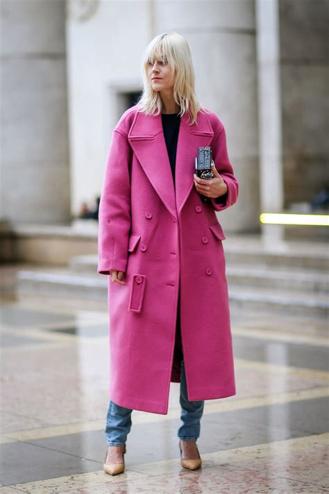 45,633 Pink Coat Street Style Premium High Res Photos