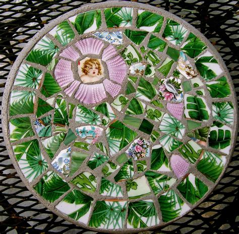 470 Pique Assiette mosaics ideas | pique assiette mosaic, mosaic ... - muktibox.com