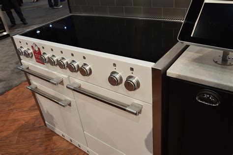 48 induction range. The Sofia induction range top features powerful premium induction technology under an elegant glass surface featuring a new 11” Dual Max Power burner (48" … 