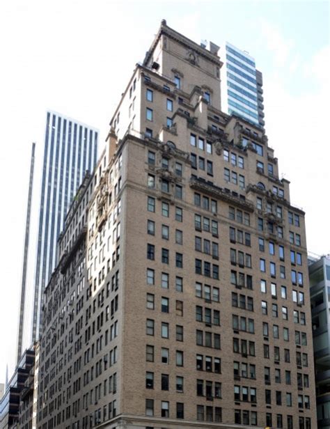 480 park avenue. The apartment comes with an approximate 160 ft storage room located on the second floor, storage cage in the basemen, a built-in sound system and a back entrance with a service elevator that goes directly to the gym. One of Park Avenue’s most prestigious white glove pre-war buildings, 480 Park Avenue is located at the corner of 58th & Park. 