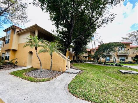 4815 Via Palm Lakes, Unit 1403, West Palm Beach, FL 33417